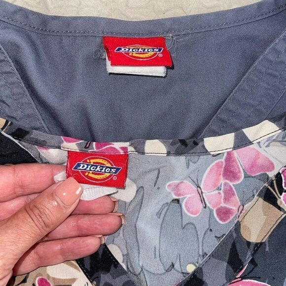 Dickies‎ Scrub Tops Gray and Floral Size Medium - Picture 5 of 7